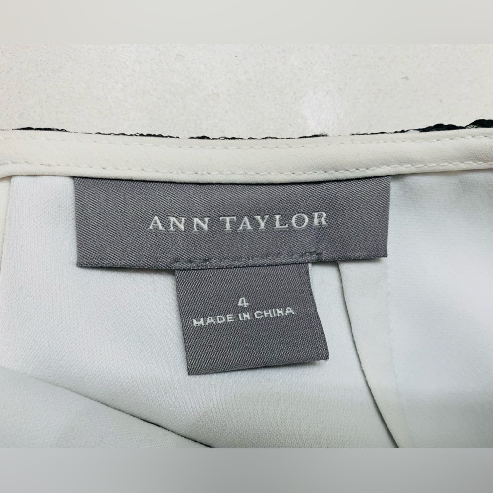ANN TAYLOR Black Lace Pencil Skirt - Picture 7 of 8
